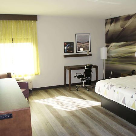La Quinta Inn & Suites By Wyndham בראסלטון מראה חיצוני תמונה