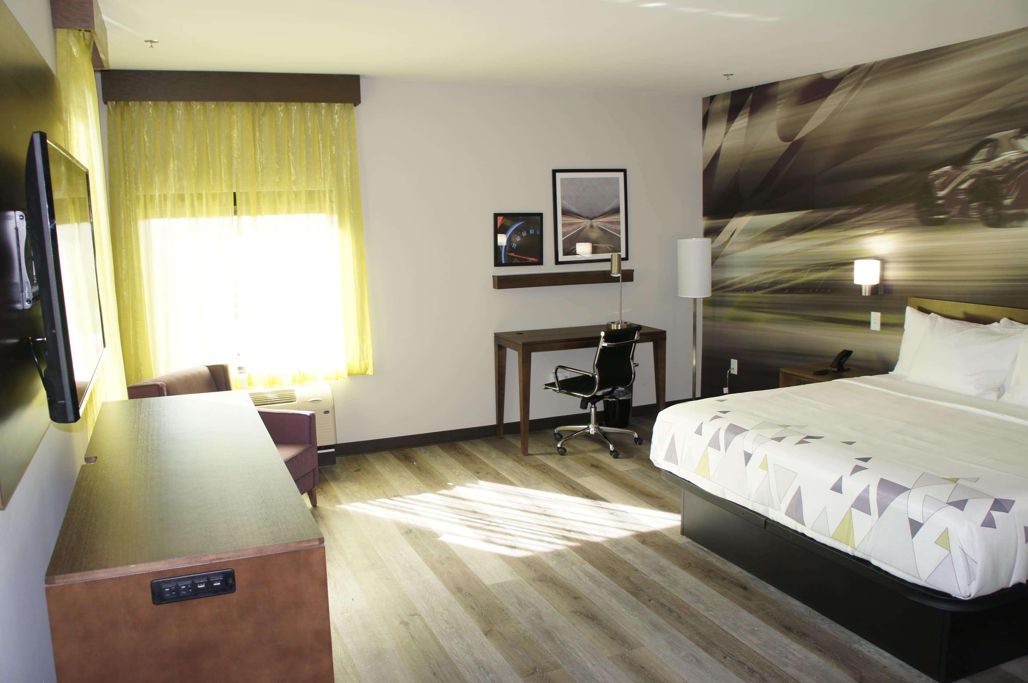 La Quinta Inn & Suites By Wyndham בראסלטון מראה חיצוני תמונה