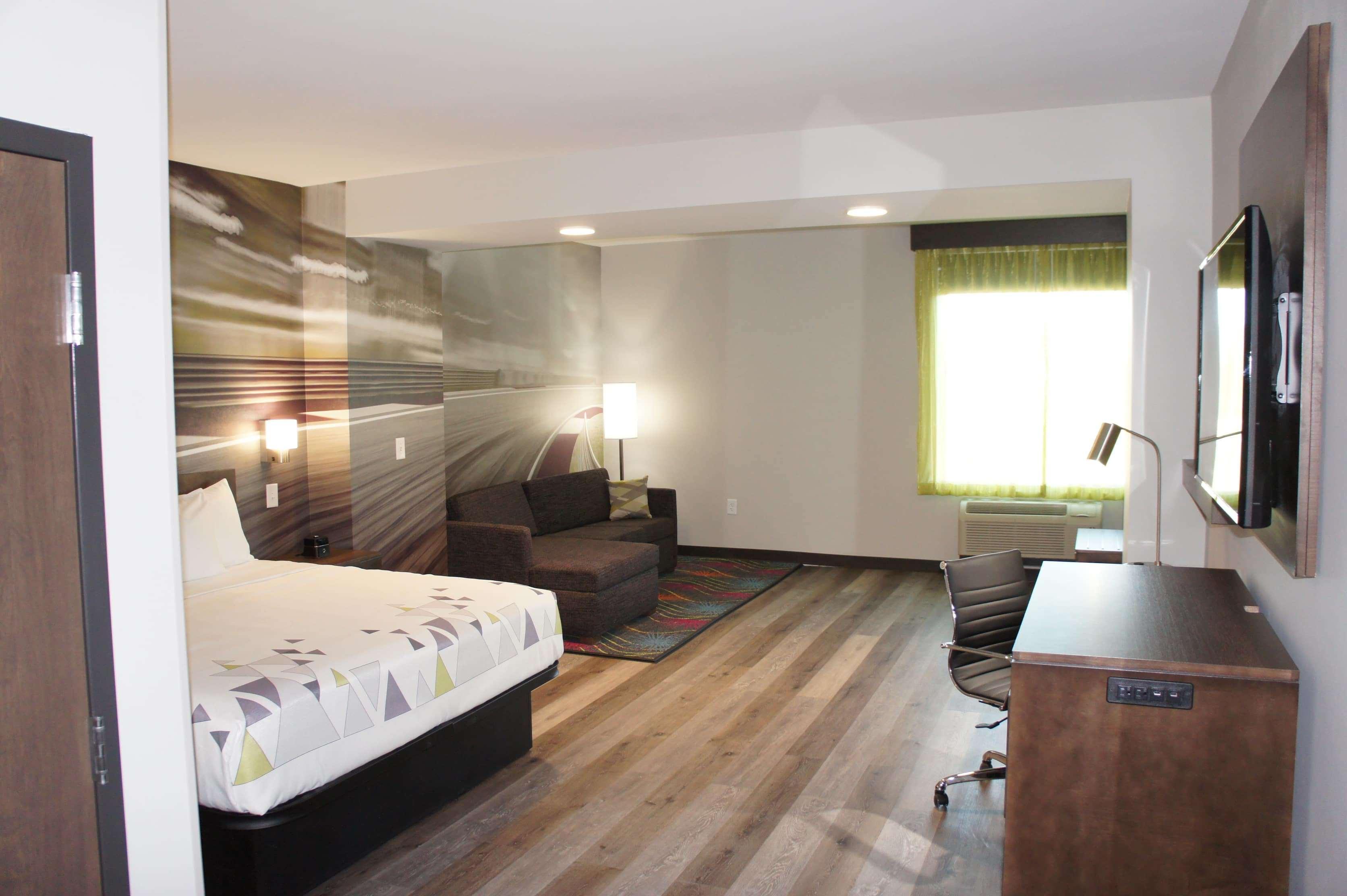 La Quinta Inn & Suites By Wyndham בראסלטון מראה חיצוני תמונה