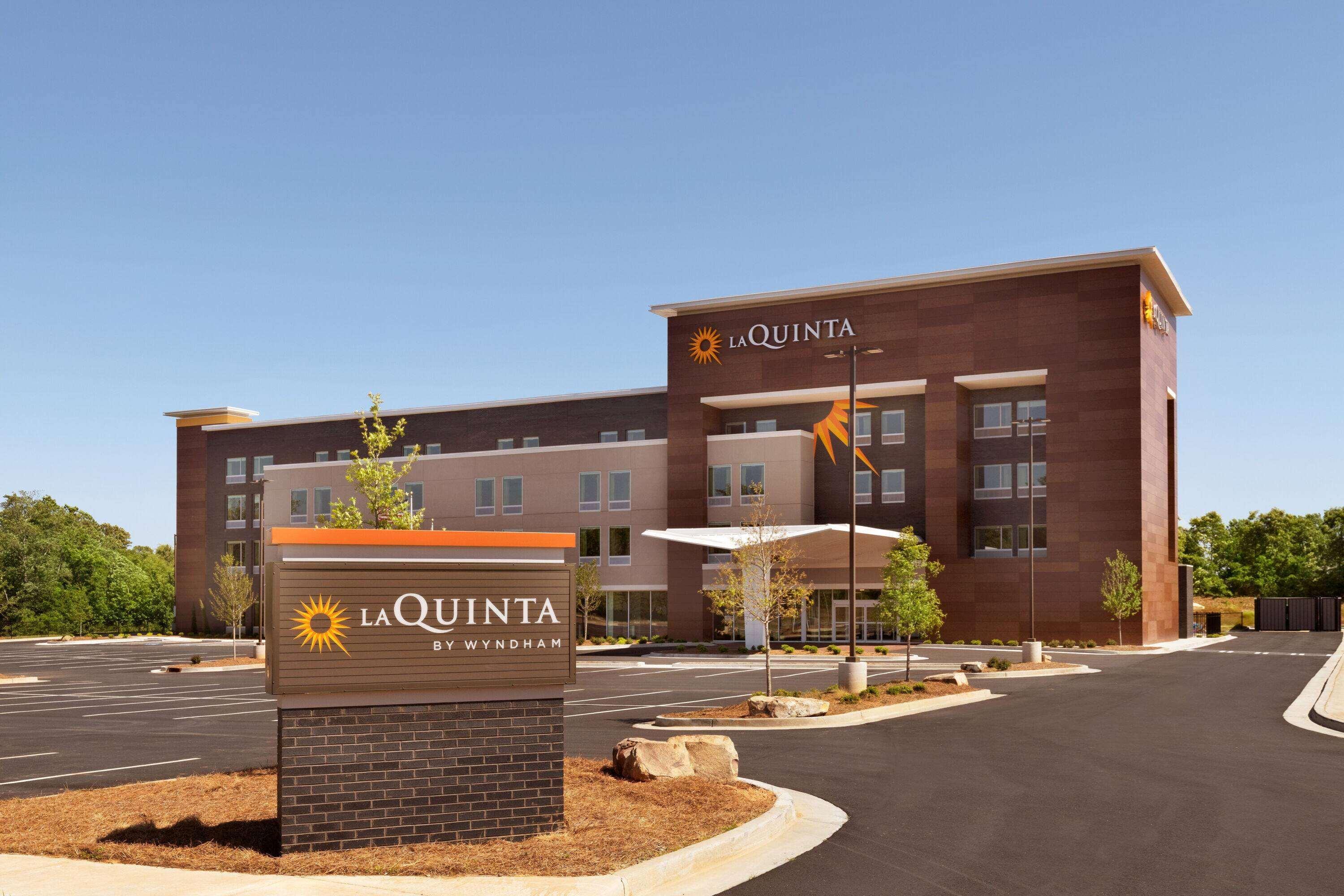 La Quinta Inn & Suites By Wyndham בראסלטון מראה חיצוני תמונה