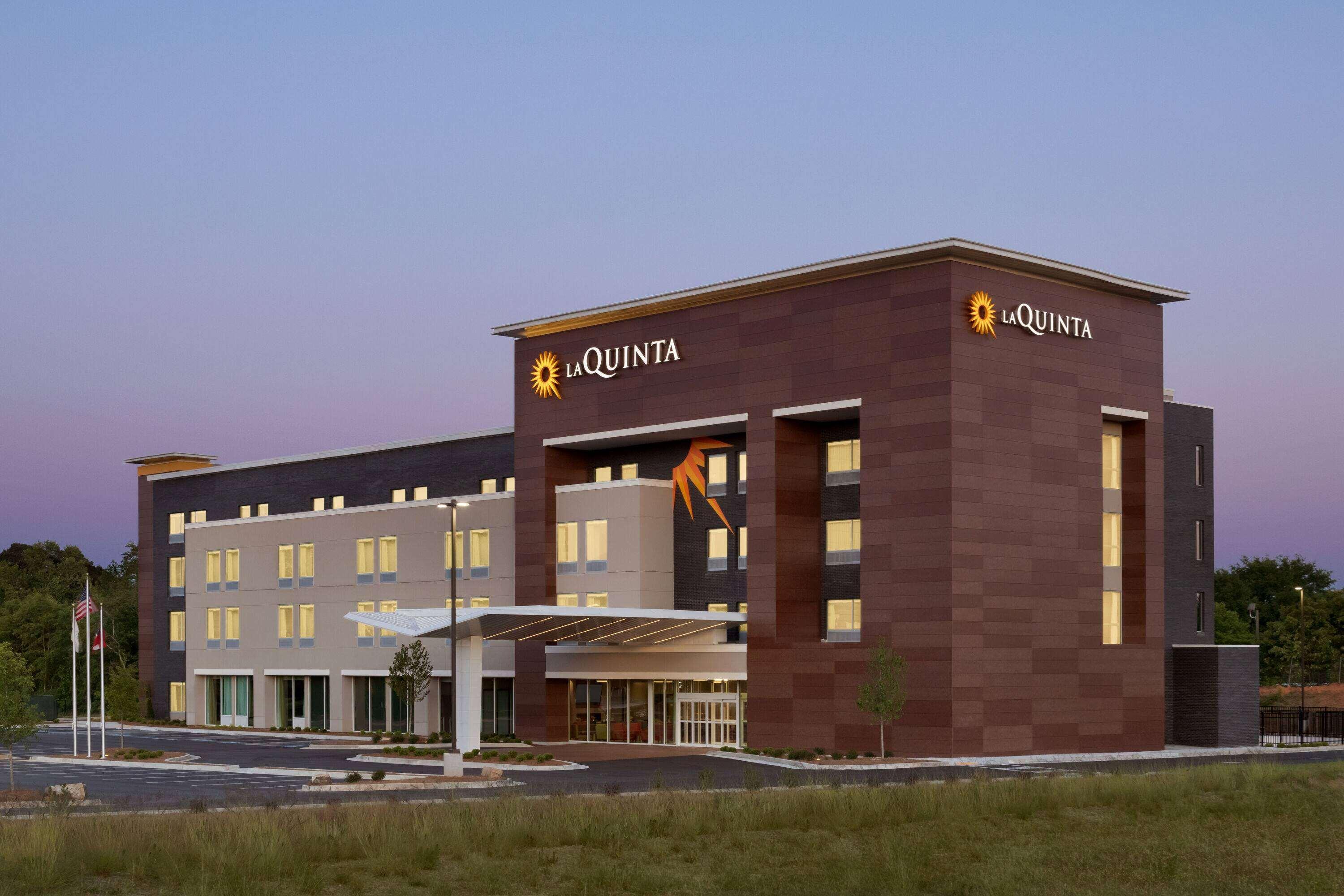 La Quinta Inn & Suites By Wyndham בראסלטון מראה חיצוני תמונה