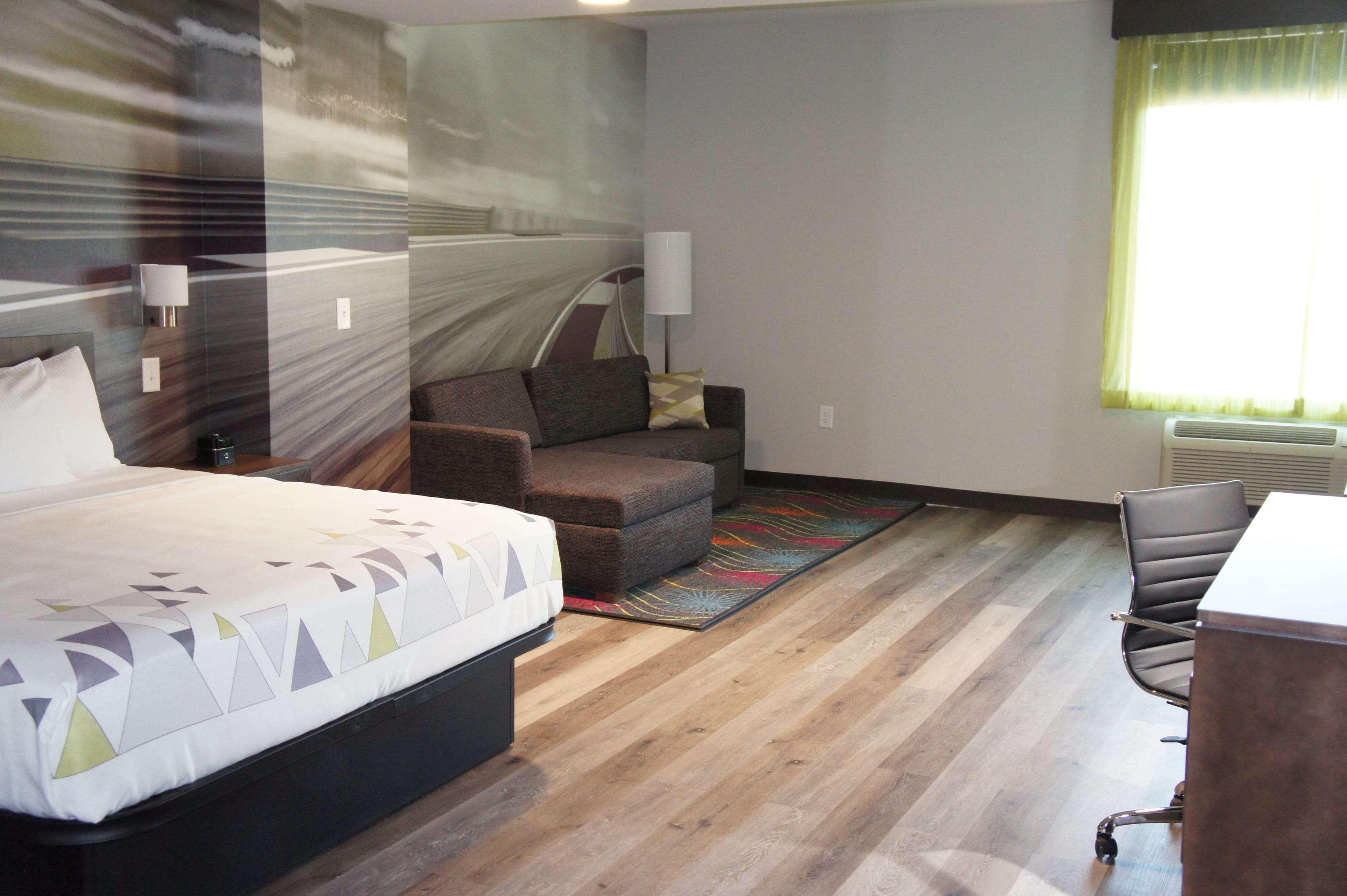 La Quinta Inn & Suites By Wyndham בראסלטון מראה חיצוני תמונה