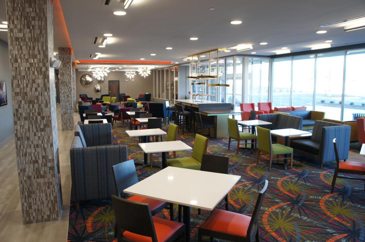 La Quinta Inn & Suites By Wyndham בראסלטון מראה חיצוני תמונה