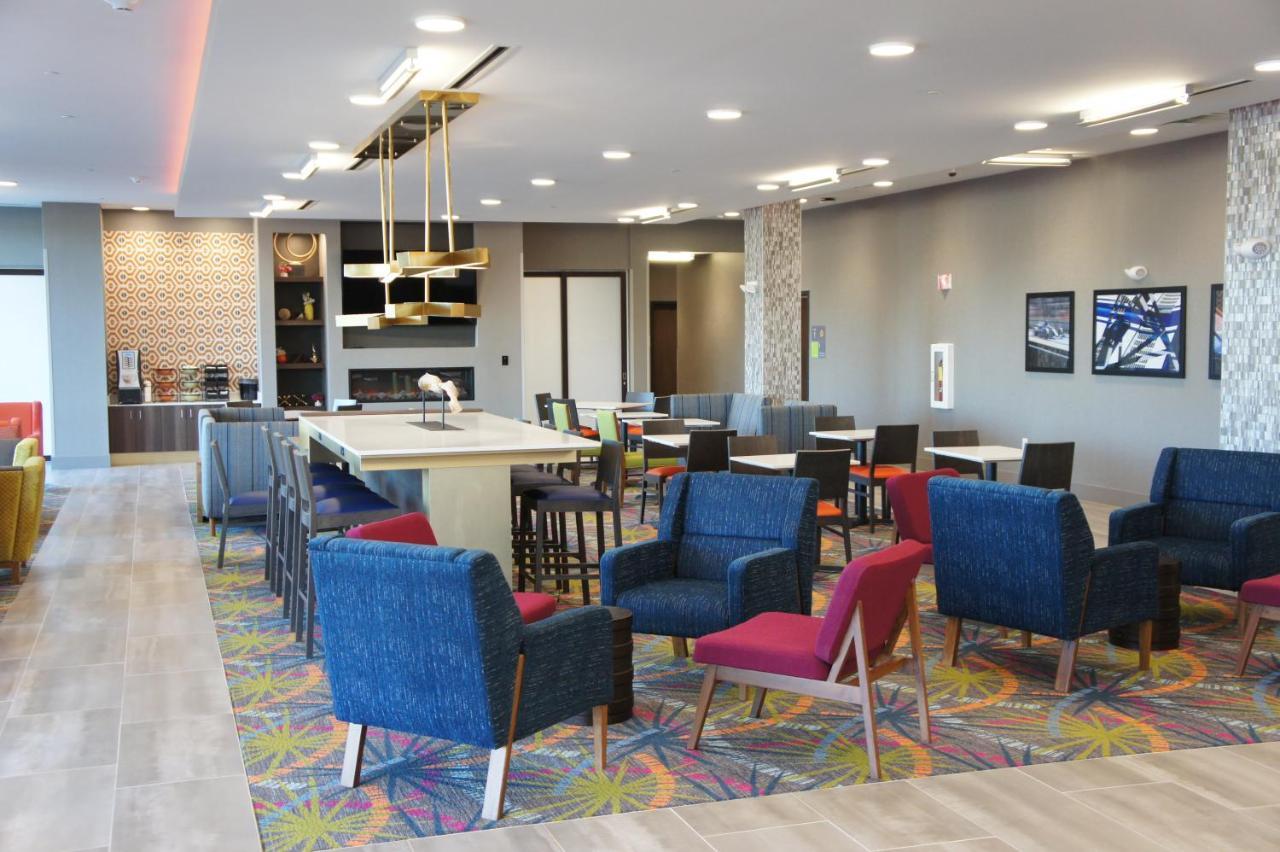 La Quinta Inn & Suites By Wyndham בראסלטון מראה חיצוני תמונה
