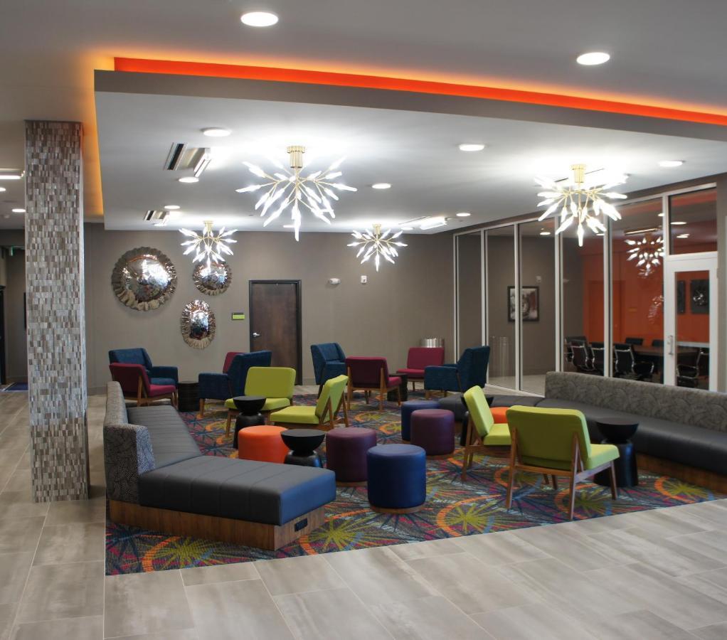 La Quinta Inn & Suites By Wyndham בראסלטון מראה חיצוני תמונה