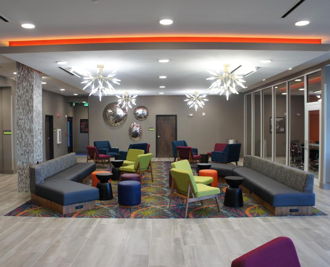 La Quinta Inn & Suites By Wyndham בראסלטון מראה חיצוני תמונה