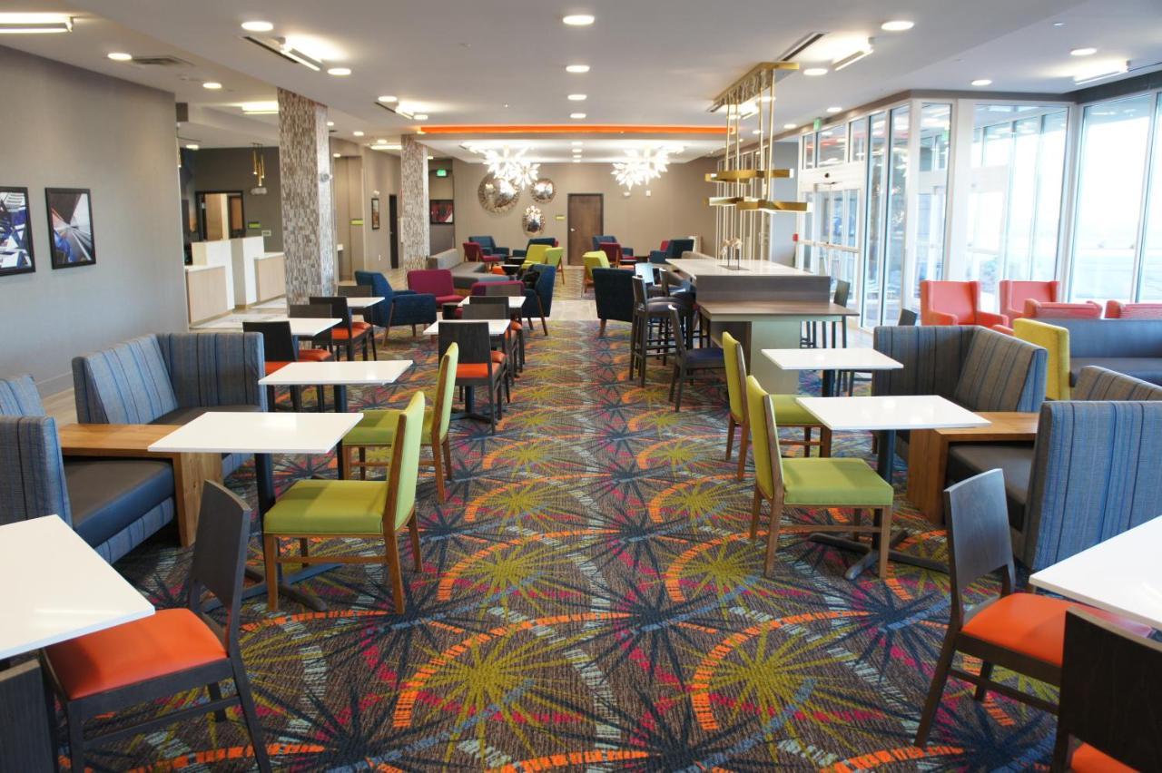 La Quinta Inn & Suites By Wyndham בראסלטון מראה חיצוני תמונה