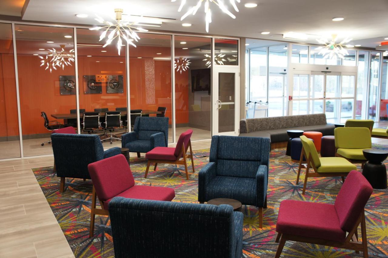La Quinta Inn & Suites By Wyndham בראסלטון מראה חיצוני תמונה