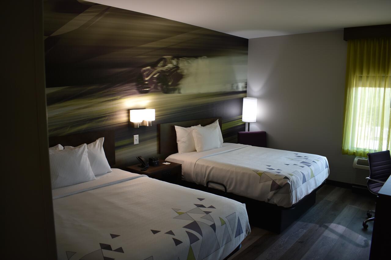 La Quinta Inn & Suites By Wyndham בראסלטון מראה חיצוני תמונה