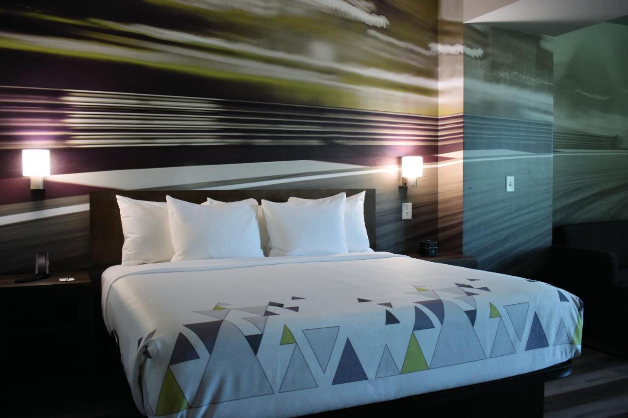 La Quinta Inn & Suites By Wyndham בראסלטון מראה חיצוני תמונה